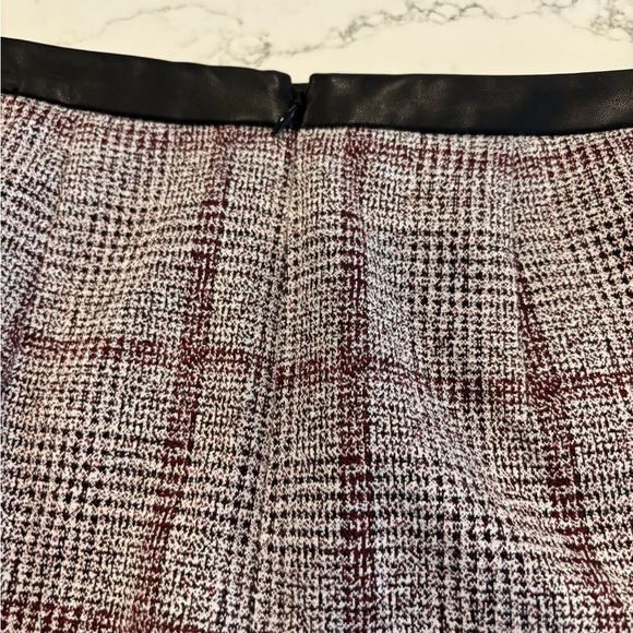 Ann Taylor Plaid Mini Skirt in Mauve and Black - Picture 6 of 7